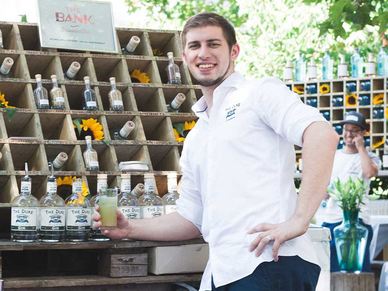 25 Wiener Bars sind im Volksgarten vor Ort.