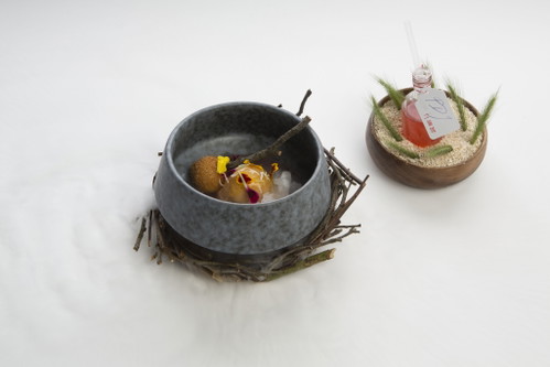 Kuckenburgs drei-Komponenten-Dessert aus Aloe Vera, Pfirsich und Inspiration Mandel.