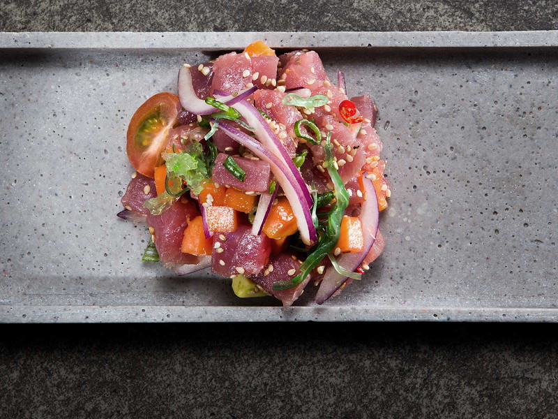 Poke, hier vom Tuna, gilt in Hawaii als Nationalgericht.