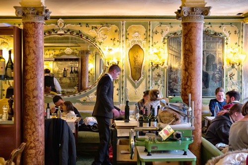 Sterne-Restaurant »Quadri« am Markusplatz: opulentes Ambiente, moderne Kreativküche.