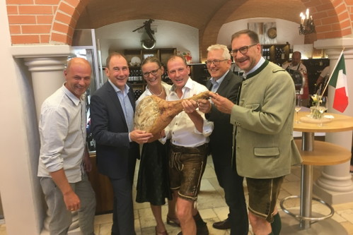 Freude bei Vulcano: Der Gastgeber erreichte den dritten Platz.