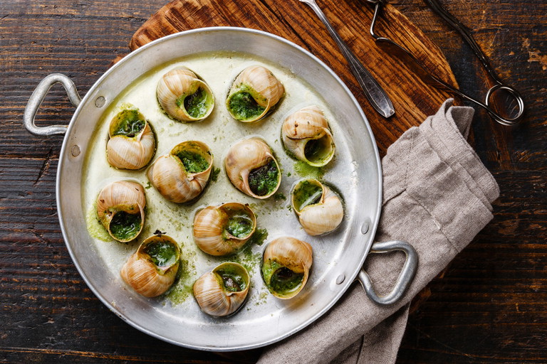 Klassisch gut: Weinbergschnecken mit Knoblauch-Kräuter-Butter.