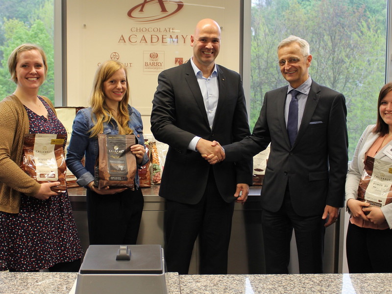 Stolz auf die Partnerschaft: Vera Becker, Kerstin Uhrig, Bernd Kütscher, Nikolaus Kult und Katharina Regele.
