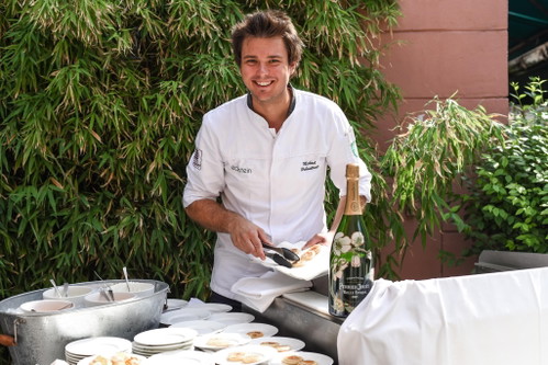 Küchenchef Michael Hebenstreit bei der Eröffnung der Lounge. 