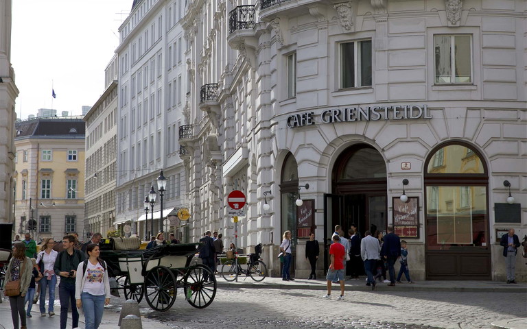 Prominente Lage direkt bei der Wiener Hofburg. 