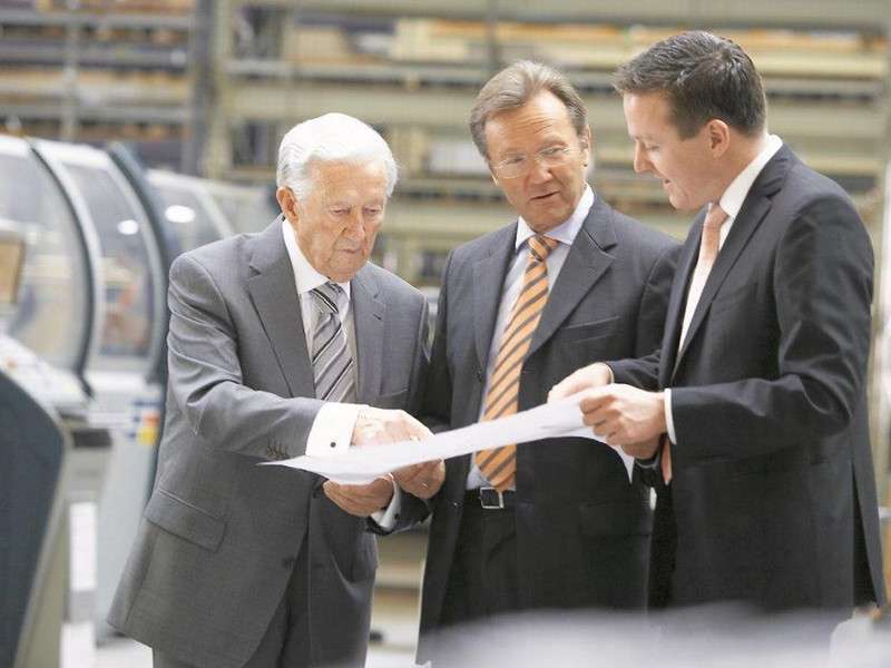 Karl Winterhalter (links) legte im Jahr 1947 in Friedrichshafen den Grundstein für das Unternehmen. 