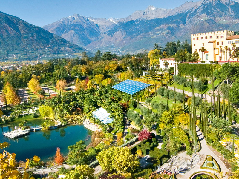 Grüne Erlebniswelt: Die Gärten von Schloss Trauttmansdorff zeigen sowohl heimische als auch exotische Pflanzen.