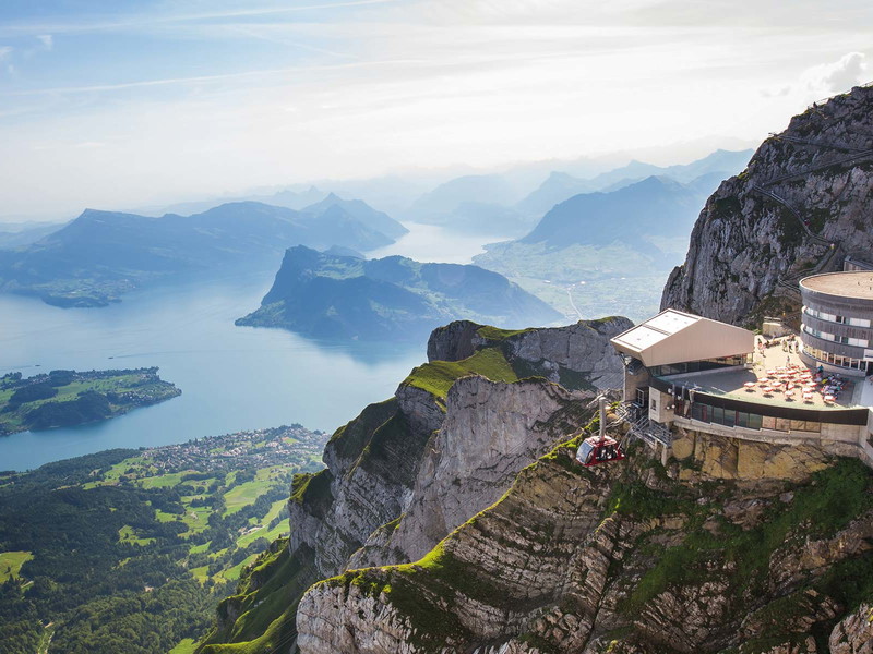 Traumhafter Ausblick auf 2000 Metern Höhe: am Luzerner Hausberg Pilatus.