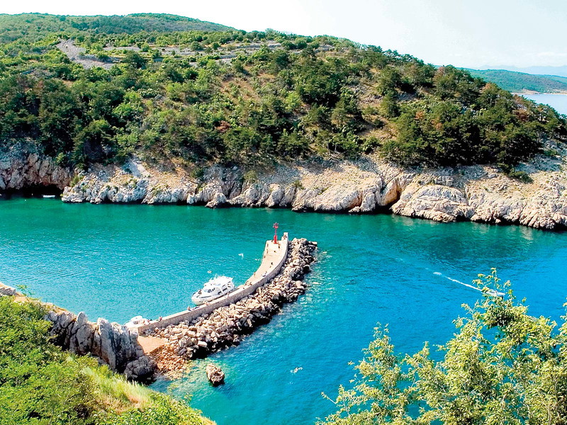 Küstenlandschaft auf der Insel Krk in der Kvarner Bucht.