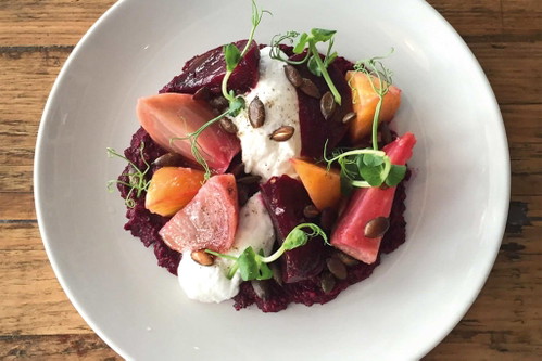 Köstliches aus dem »Ox and Finch«: Geröstete Rote Beete mit Ziegenkäse und Sherry-Essig.
