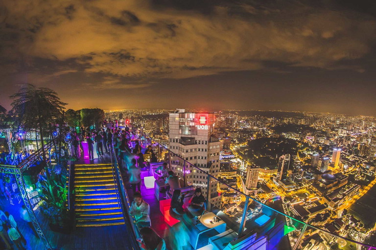 Das 1-Altitude ist abends eine beliebte Partylocation in Singapur.