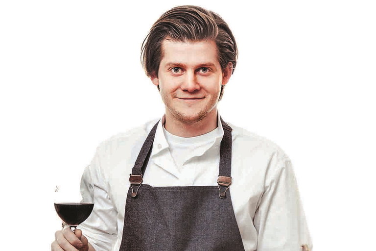 Guter Geschmack: Herrliches Essen und schöne Uniformen kombiniert Christoph Ströck im »Feierabend«.