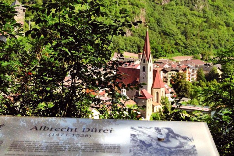 Albrecht Dürer machte einst halt in Klausen. Der »Dürnstein« erinnert daran.
