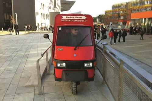 Ein Piaggio Ape 50-Gefährt als Foodtruck verwendet.