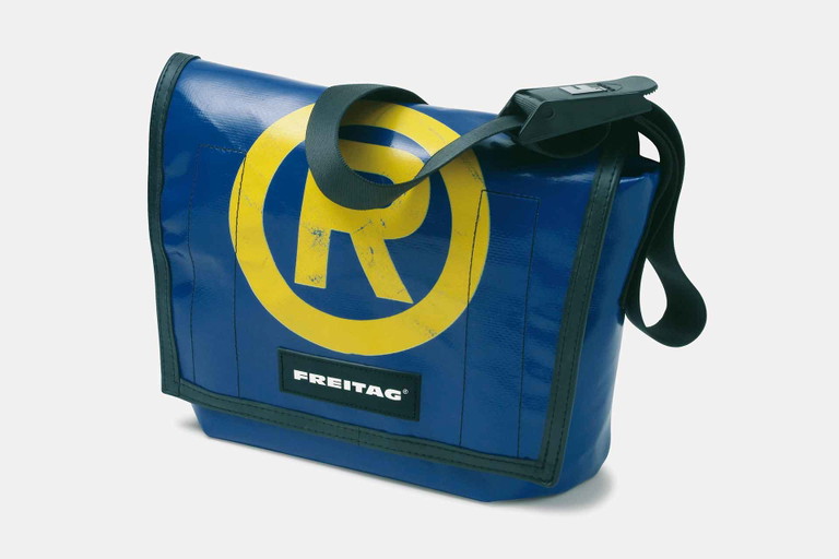 Die ikonischen Taschen von Freitag aus LKW-Planen gibt es im Museum für Gestaltung zum Bewundern und Kaufen.&nbsp;