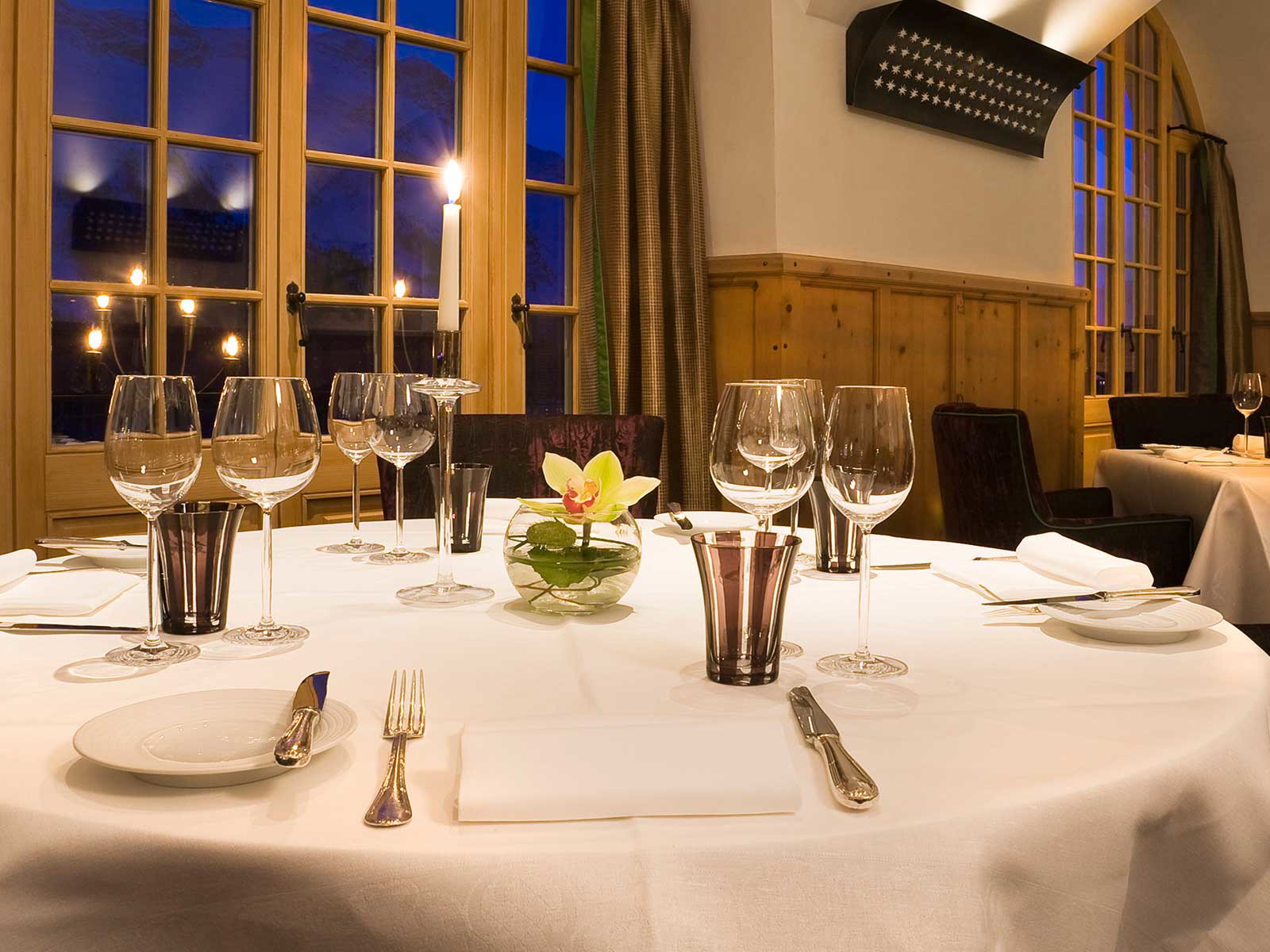 Das Gourmetrestaurant des Kulm Hotels trägt ab der Wintersaison Tim Raues Handschrift.