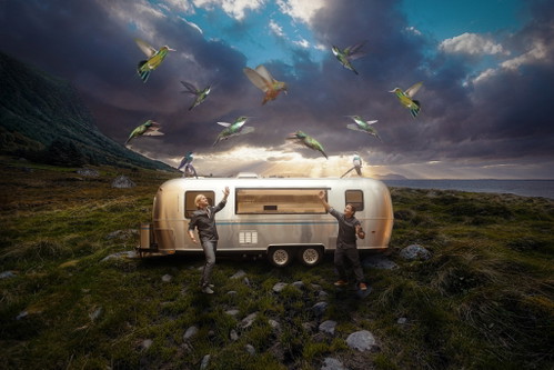 Aus einem umgebauten »Airstream Safari« werden die Gerichte serviert.