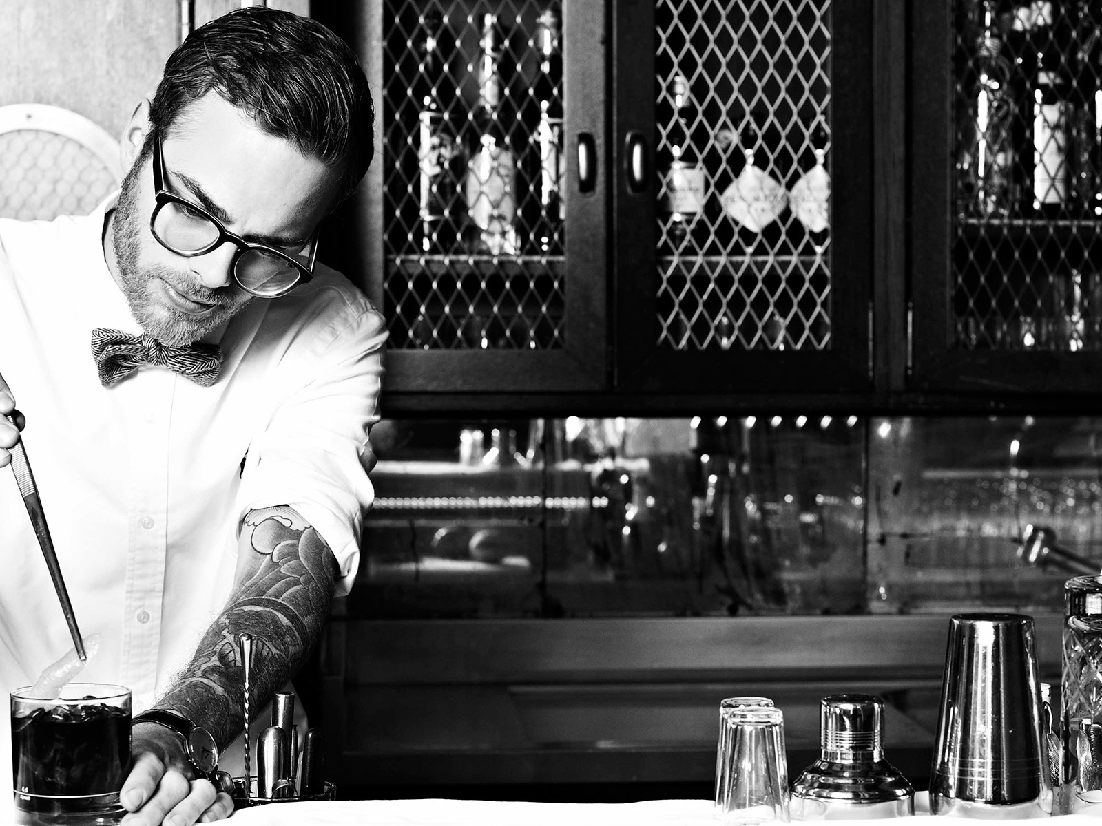 David Marxer in Aktion. Sein Arbeitsplatz im «Hotel Rivington &amp; &nbsp;Sons» ist einer der schönsten in Zürich.&nbsp;