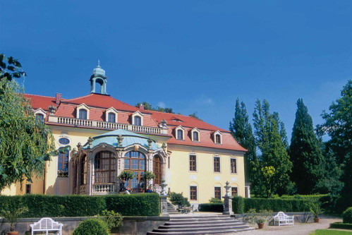 Zum sächsischen Schloss Proschwitz gehört die Meissener Spezialitätenbrennerei, wo unter Federführung von Siegbert Henning Edelbrände entstehen. Der Gin wurde erst kürzlich ausgezeichnet.