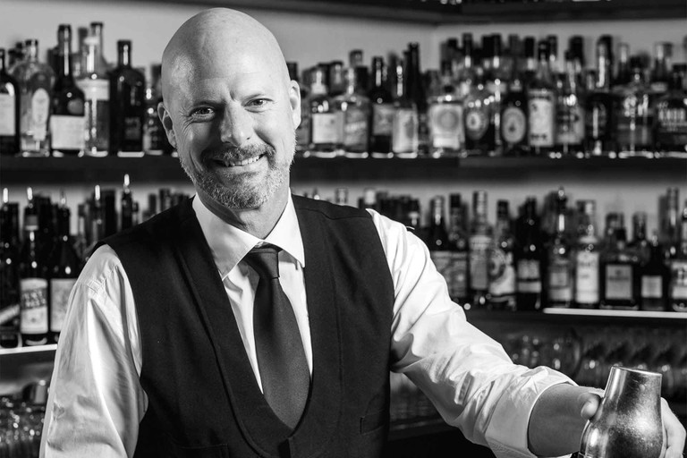 Markus Blattner ist ein Star unter den Zürcher Mixologen. Für Falstaff schüttelte er einen Gin-Mule aus dem Ärmel.&nbsp;