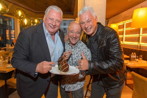 Darunter auch prominente Steak-Fans wie Edi Finger Junior, Andy Lee Lang und Toni Poster.
