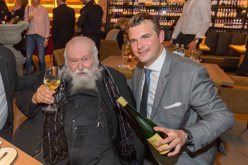 Der Maler Hermann Nitsch mit Michael Grossauer.