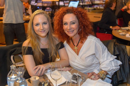 Jacqueline und Mausi Lugner.