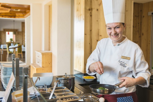 Schon beim Frühstücksbuffet werden Sie mit Köstlichkeiten verwöhnt.