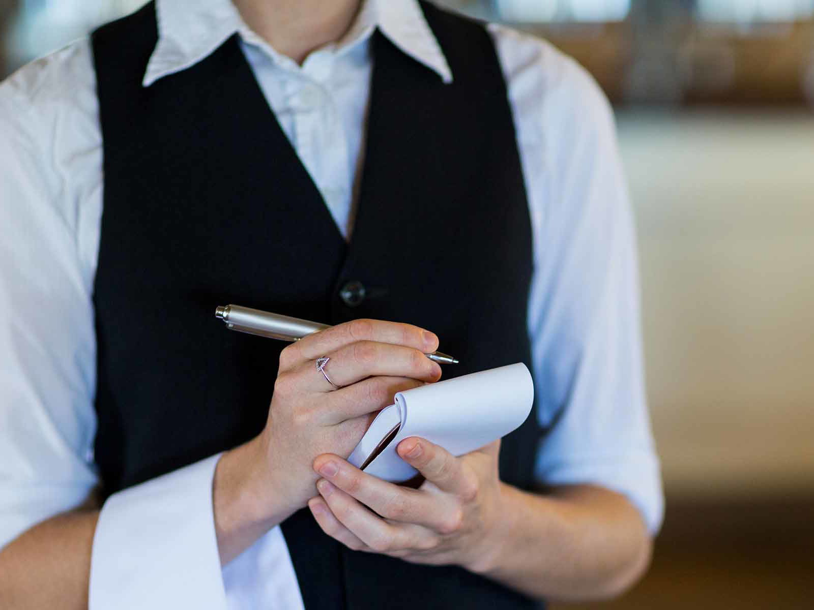 Gourmetclubmitglieder erzählen von ihren Erlebnissen in Restaurants.