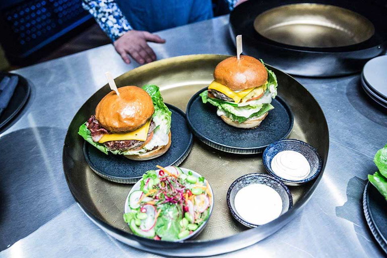 Burger mit Rindfleisch vom Metzger Harms.