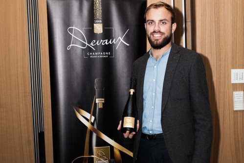 Champagne Deveaux.