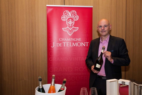 Champagne J. De Telmont.