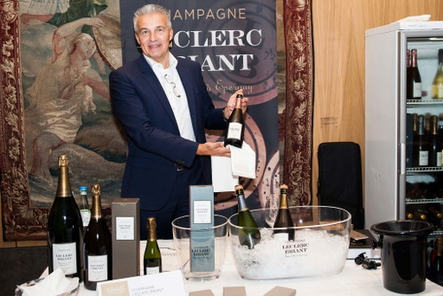 Champagne Leclrec Briant.