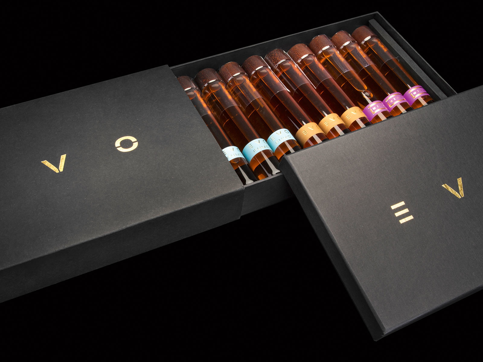 Grappa, Wodka oder Wein, abgefüllt in Zigarrenform von Evo.&nbsp;