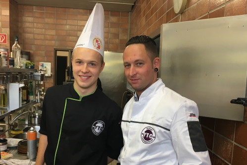 Matthias Birnbach mit Jurymitglied Andreas Rappl.