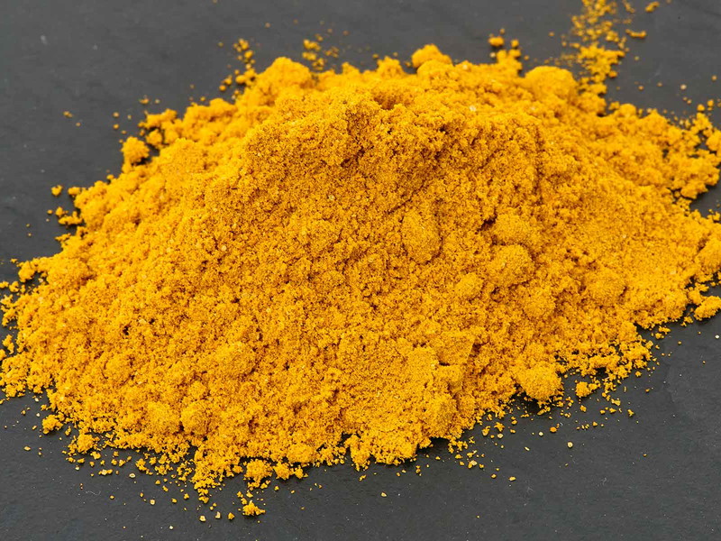 Der Name »Curry« leitet sich vom indischen Wort »kari« ab, was als Bezeichnung für Suppen, Saucen&nbsp; oder Eintöpfe benutzt wird.