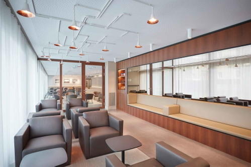 Die Smoker's Lounge befindet sich direkt neben der Cafeteria&nbsp;