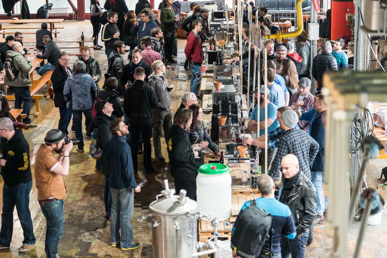 Bei der dritten Ausgabe der «Wortspiele» bei La Nébuleuse trafen zahlreiche Bierfans aufeinander.&nbsp;