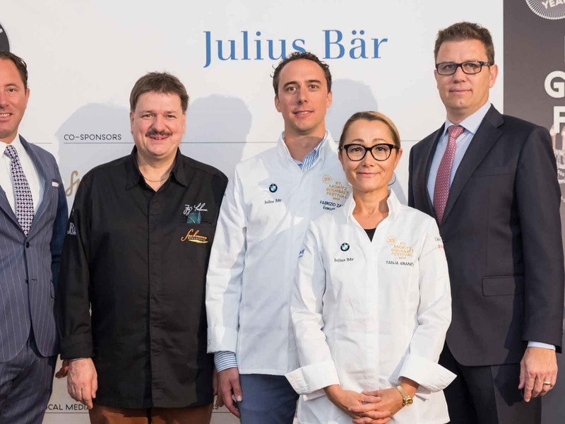 Martin Scherer, Präsident Verein, mit Gastköchin Tanja Grandits, Fabrizio Zanetti, Executive Chef vom Suvretta House, Gastkoch Jörg Sackmann, und Verein's Vize-Präsident, Heinz E. Hunkeler (v.r.n.l.)