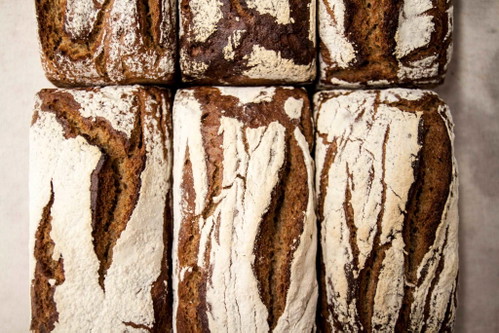 Das Tourte de Seigle ist ein rustikales vollaromatisches Roggenbrot aus dem Rhône-Tal und ein weiteres Beispiel für die traditionsreiche Backkunst der Franzosen.