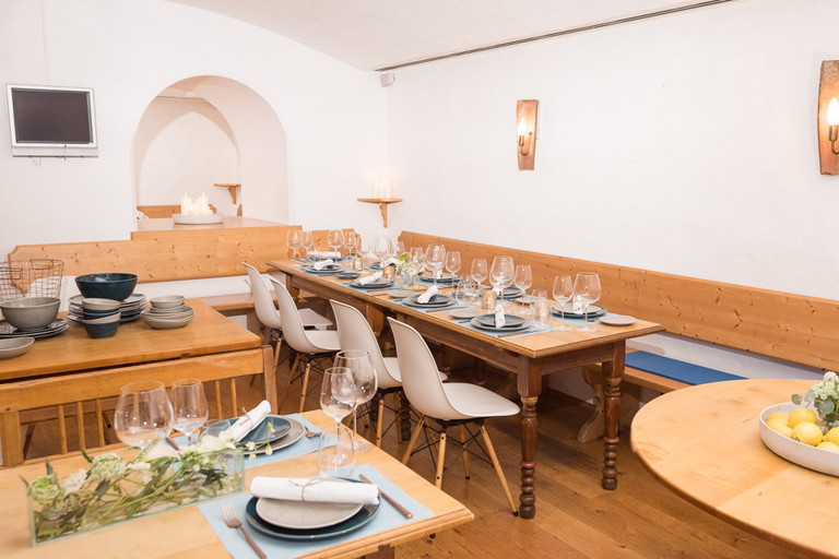 40 Stufen unter der Erde trifft Münchner Charme auf Urban Chic à la Stromberg.