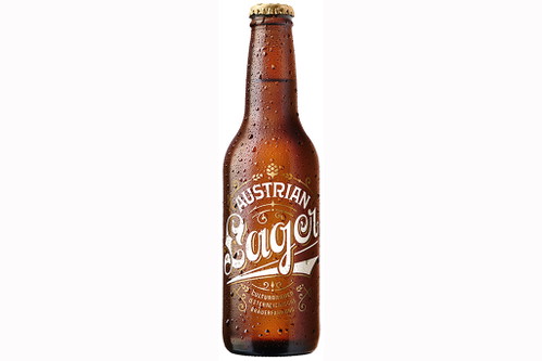 93 Punkte: AUSTRIAN LAGER, Wiener LagerRötlich-bernsteinfarben, fast blank, cremefarbener Schaum. Karamelltöne in der Nase, zart angedeutete Röstnote. Im Antrunk malzbetont, leichte Süße und überraschend fruchtig (Birne? Apfel?). Rösttöne ergänzen die moderate Hopfen­bittere, zusammen ergibt das einen vollmundigen Eindruck.&nbsp;CulturBrauer, Obertrum, Acht Braumeister