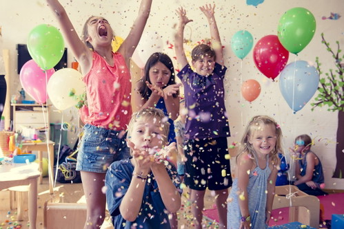 Freude bei der Eröffnung der Kinder-Disko.