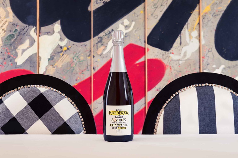 Mit dem Jahrgang 2006 präsentierte Louis Roederer den neuen Brut Nature, der in Zusammenarbeit mit Designer Philippe Starck entwickelt wurde.