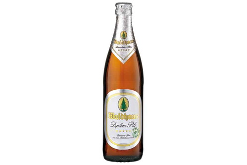 95 Punkte: DIPLOM PILS, PilsGoldgelb mit gut wahrnehmbarer Kohlensäure und festem, gut haftendem Schaum. Kräuterartige Hopfenaromen in der Nase. Wohlbalancierte Vollmundigkeit, zitrusartige Hopfenaromen retronasal sehr deutlich. Noble, nicht anhängende Bittere, trockener Nachtrunk. Waldhaus Privatbrauerei, Waldhaus; Braumeister: Bernhard Vötter