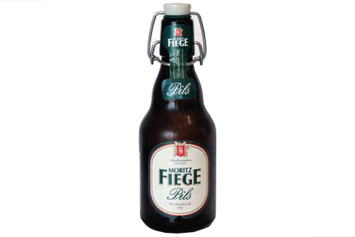 91 Punkte: MORITZ FIEGE PILS, PilsKräftiges Gold im Glas, darüber ein feinporiger Schaum und ein Aroma von Heu, Orangenschale und Hefe. Schon vom Antrunk an ausgeprägt bitter, wobei der Malzkörper ein ausgewogenes Gegengewicht bildet. Im Finish dominiert der Hopfen, der Gesamteindruck ist von der tockenen Bittere geprägt.Brauerei Moritz Fiege, Bochum; Braumeister: Marc Zinkler