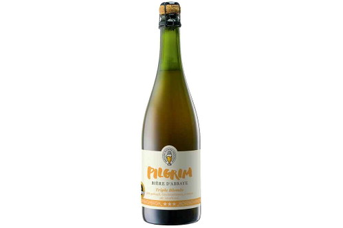 94 Punkte: PILGRIM TRIPLE BLOND, TripleTrübes Honiggelb, wenig Schaum. Karamell und Vanille in der Nase. Der Antrunk ist gewürzhaft, herb und trocken. Erst danach wird der Körper runder, zeigt malzige Süsse, aber nicht zu viel davon, denn die Bittere meldet sich immer wieder. Sie beherrscht dann auch den Nachtrunk.&nbsp;Brauerei Kloster Fischingen Braumeister: Martin Wartmann