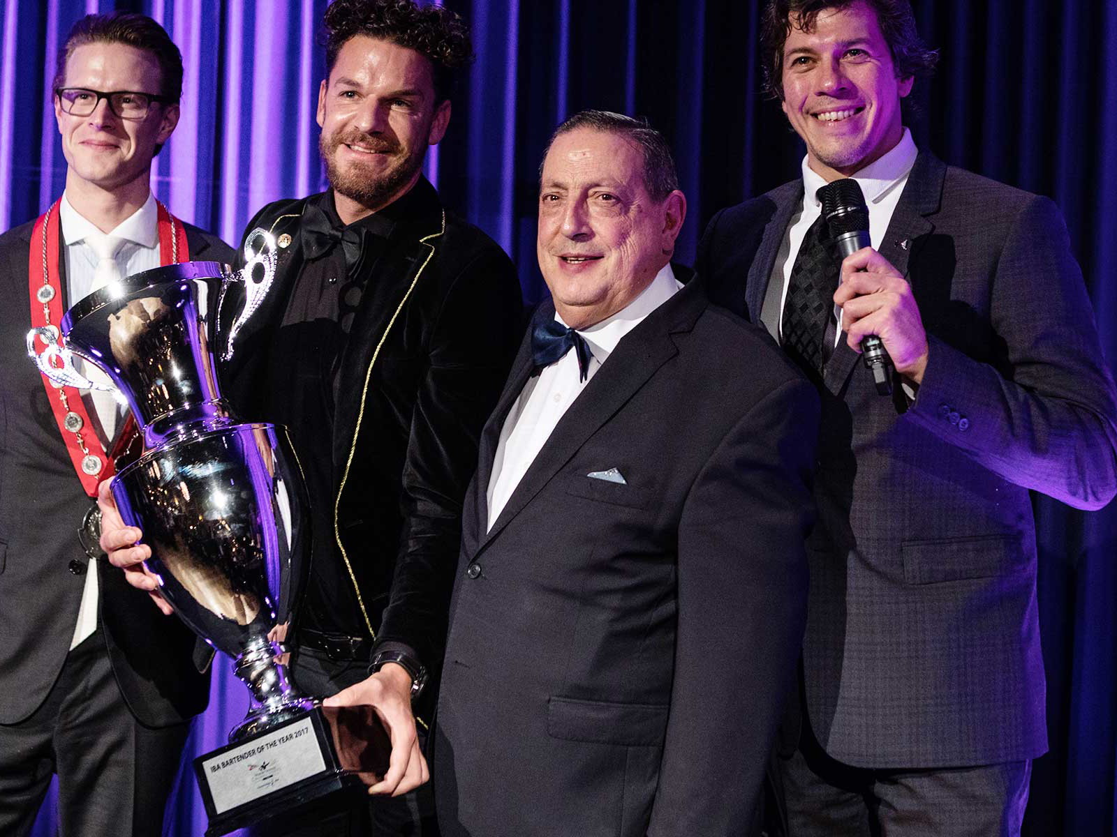 Mario Hofferer (2.v.l.) ist »Bartender of the Year«.