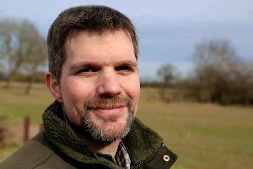 »In der Jagd gilt: jung vor alt. Der Abschuss von noch nicht fortpflanzungsfähigen Tieren sei wildbiologisch sinnvoll. Schließlich müssten Jäger Bestände reduzieren.«, Torsten Reinwald, Jäger