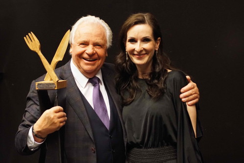 Jahrhundertkoch Eckart Witzigmann mit Alexandra Gorsche (Geschäftsführerin Falstaff Karriere).